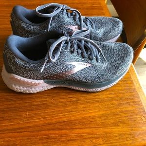 Brooks Women's Adrenaline GTS 21 Running Shoes